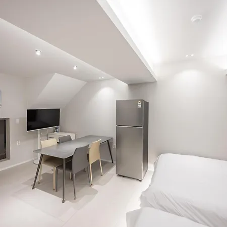 Guesthouse Dear Moon Busan Exterior photo